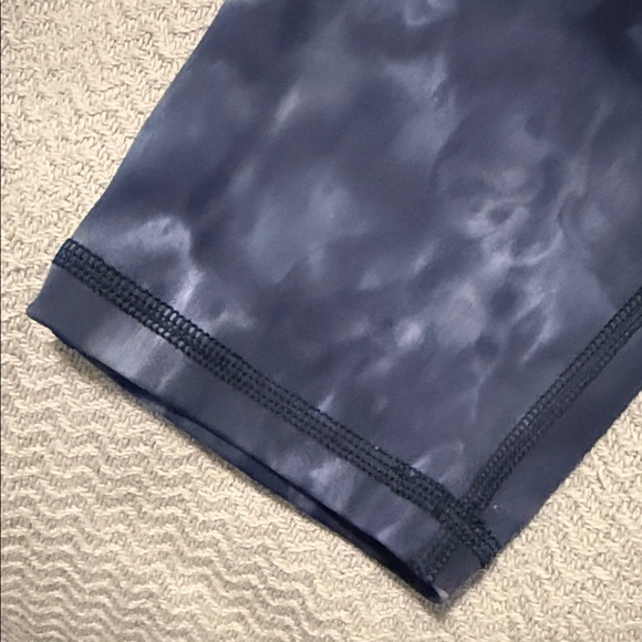 Gymshark Elevate Blue Tie-Dye Leggings - Picture 4 of 6